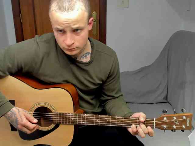 Layneinchains Layneinchains