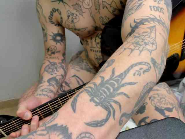 Layneinchains Layneinchains