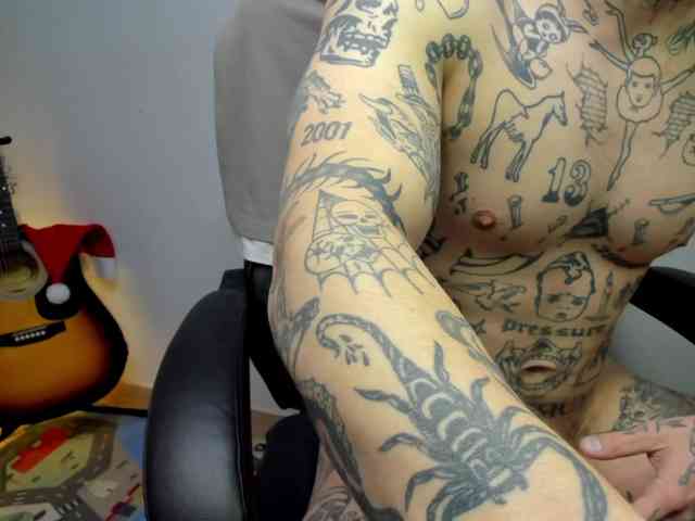 Layneinchains Layneinchains