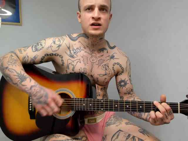 Layneinchains Layneinchains