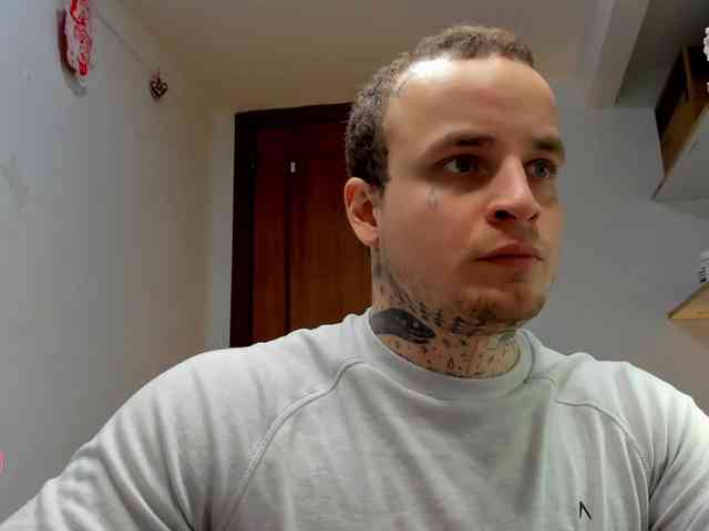 Layneinchains Layneinchains