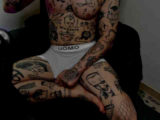 Layneinchains Layneinchains