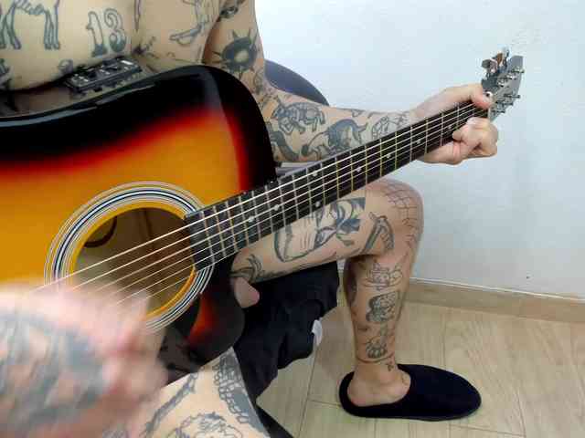 Layneinchains Layneinchains