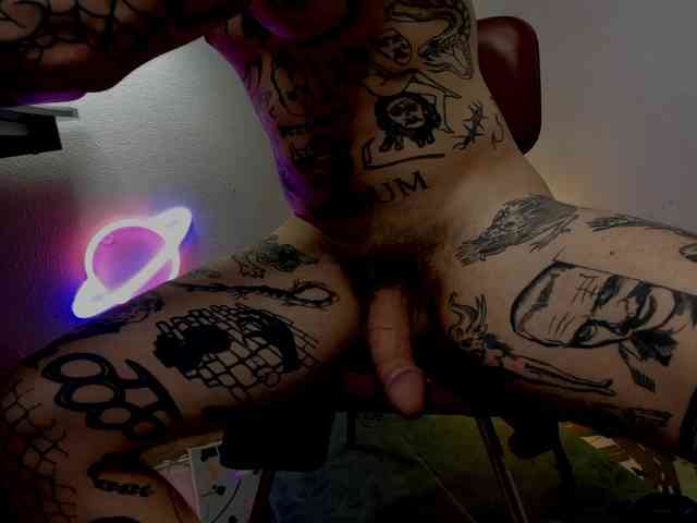 Layneinchains Layneinchains