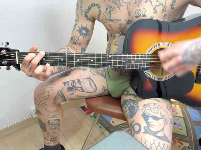 Layneinchains Layneinchains