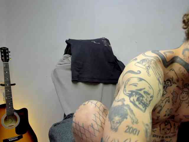 Layneinchains Layneinchains