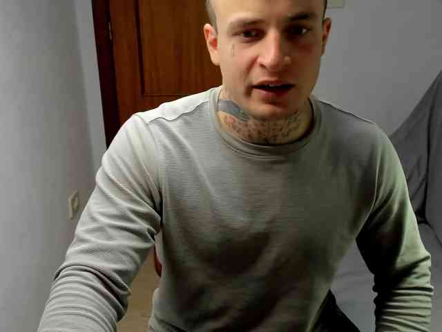 Layneinchains Layneinchains