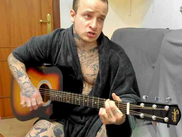 Layneinchains Layneinchains