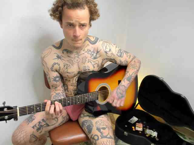 Layneinchains Layneinchains