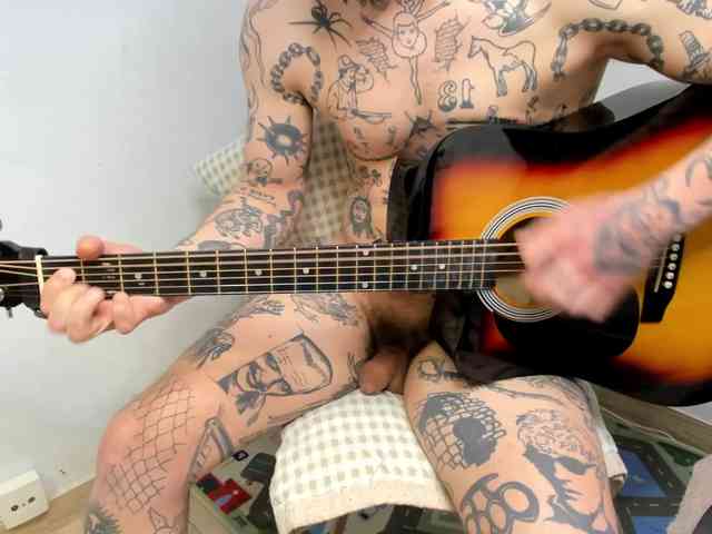 Layneinchains Layneinchains