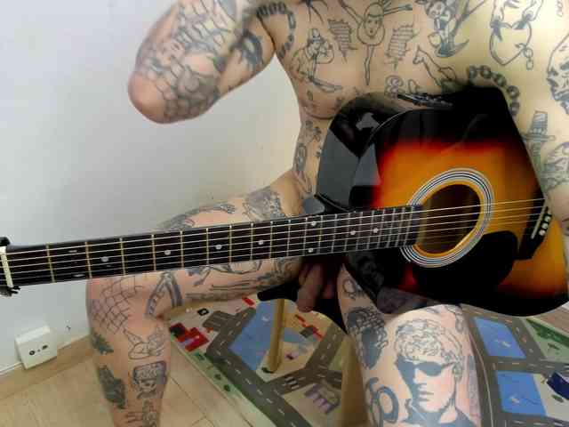 Layneinchains Layneinchains