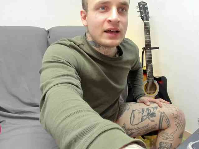 Layneinchains Live Webcam on BongaCams