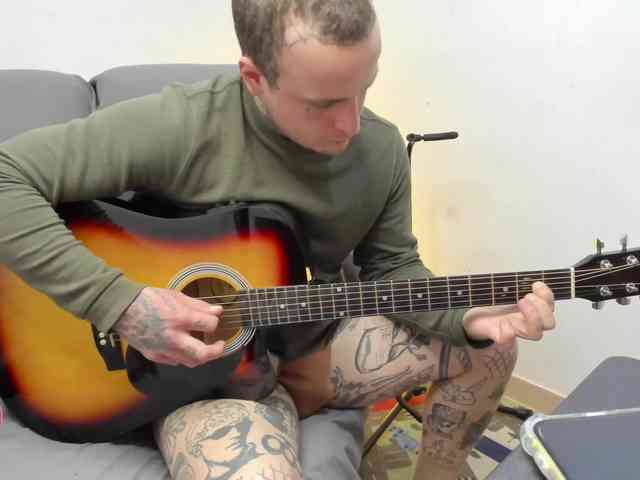 Layneinchains Layneinchains