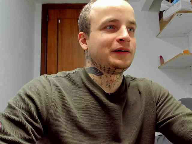 Layneinchains Layneinchains