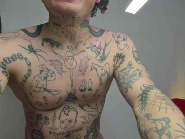 Layneinchains Layneinchains