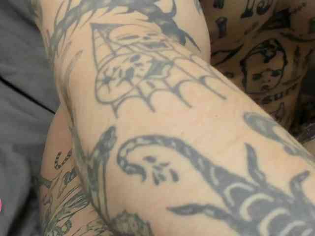 Layneinchains Layneinchains