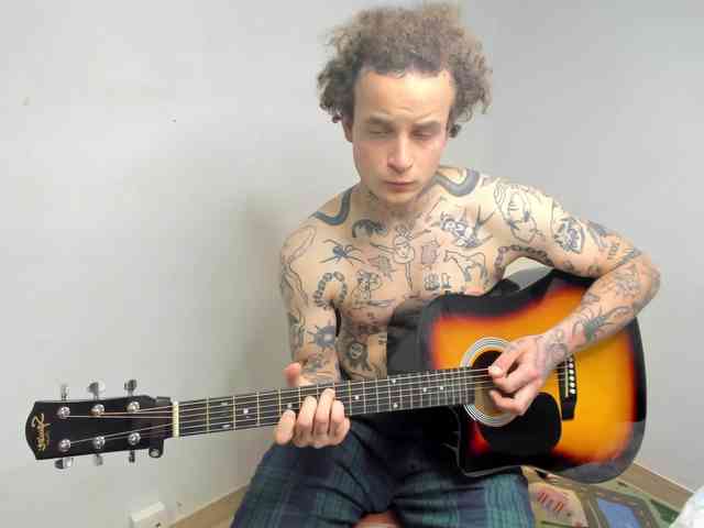 Layneinchains Layneinchains