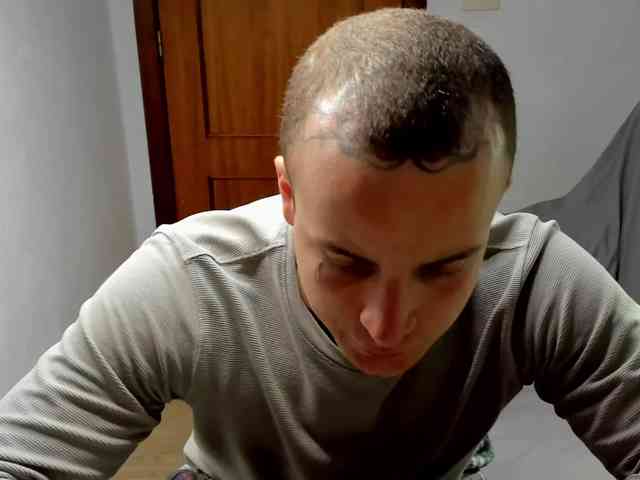 Layneinchains Live Webcam on BongaCams