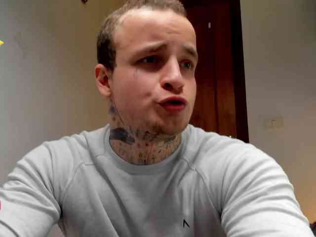 Layneinchains Layneinchains