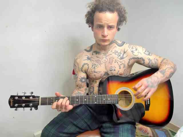 Layneinchains Layneinchains