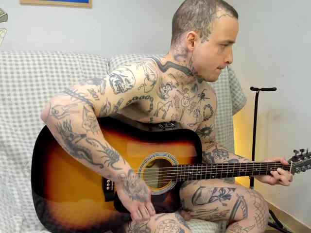 Layneinchains Layneinchains