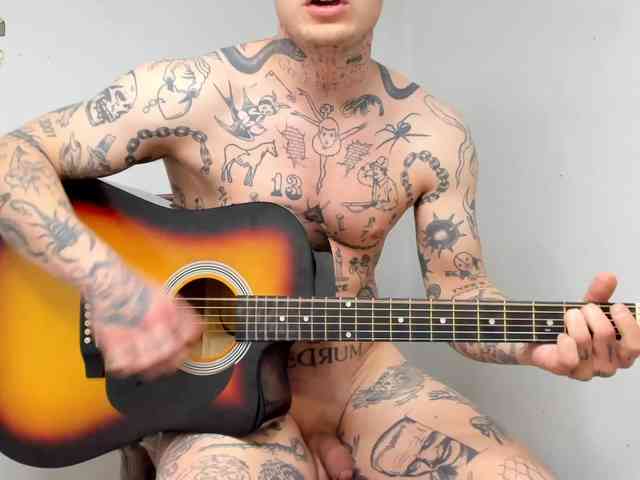 Layneinchains Layneinchains