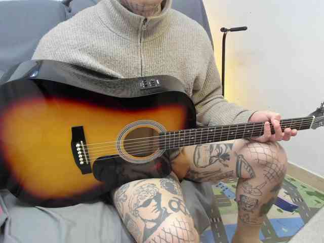 Layneinchains Live Webcam on BongaCams