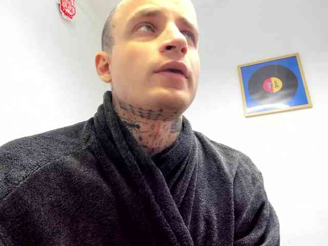 Layneinchains Layneinchains