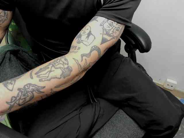 Layneinchains Layneinchains