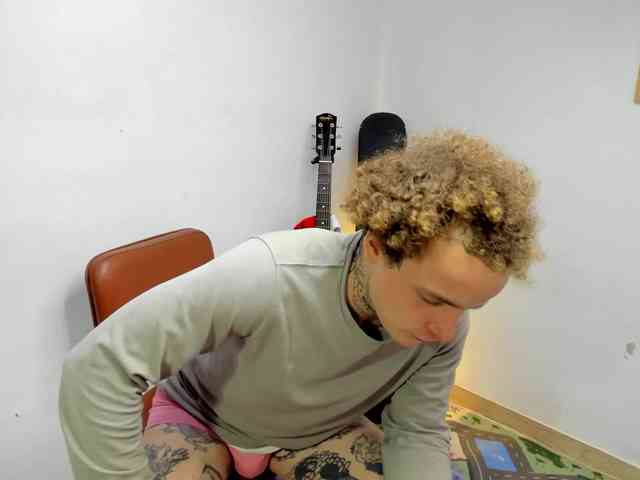 Layneinchains Layneinchains