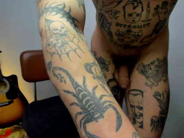 Layneinchains Layneinchains