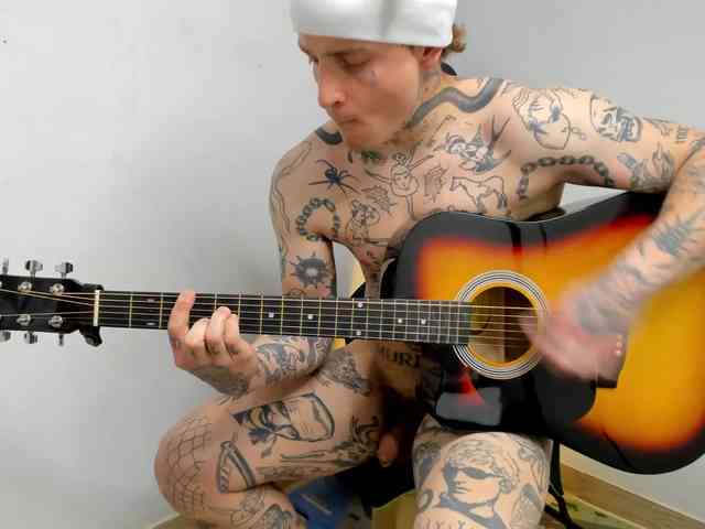 Layneinchains Layneinchains