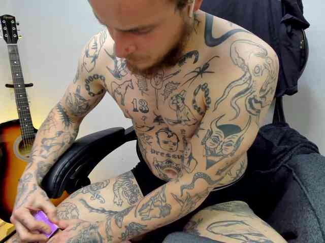 Layneinchains Layneinchains