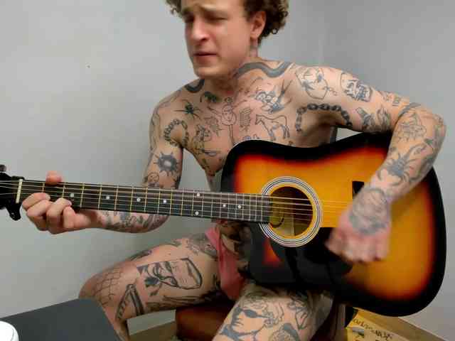 Layneinchains Layneinchains