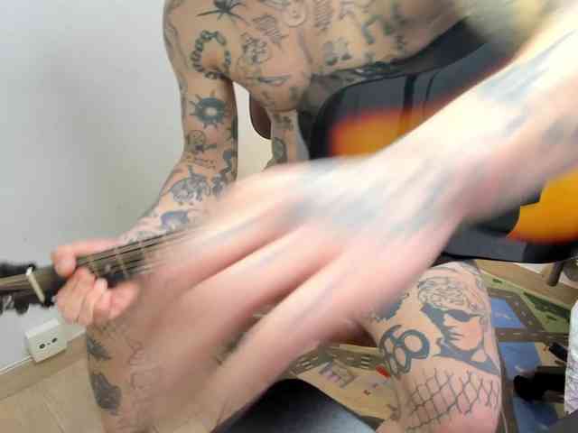 Layneinchains Layneinchains