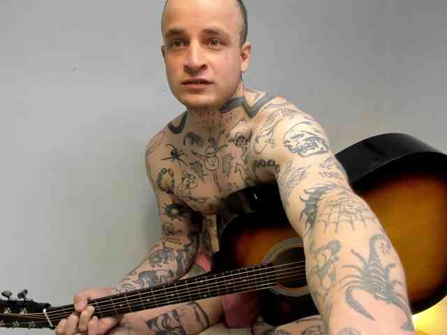 Layneinchains Layneinchains