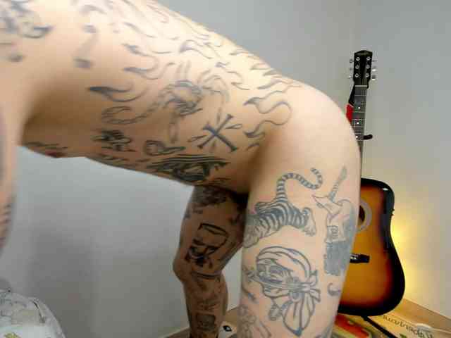 Layneinchains Layneinchains