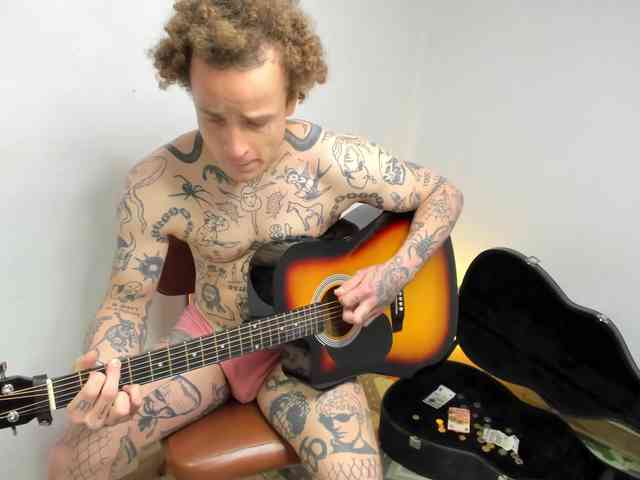 Layneinchains Layneinchains