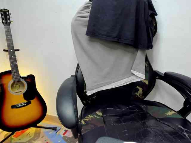 Layneinchains Layneinchains