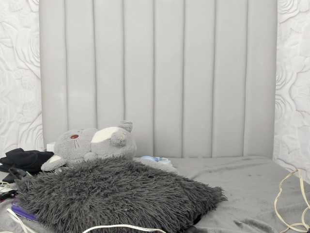 AlexaFoxy18's BongaCams show and profile