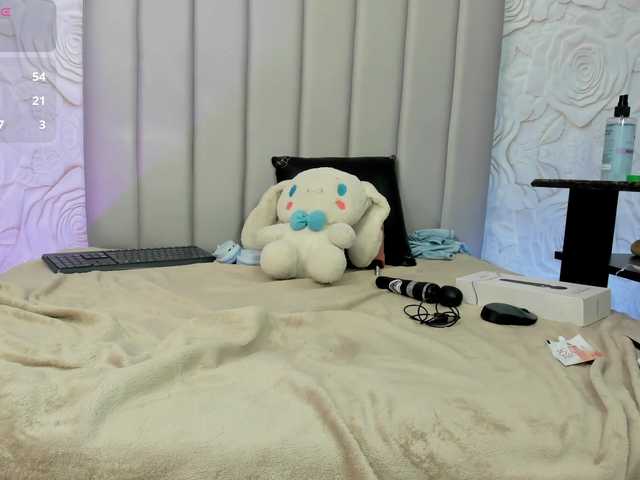 AlexaFoxy18's BongaCams show and profile