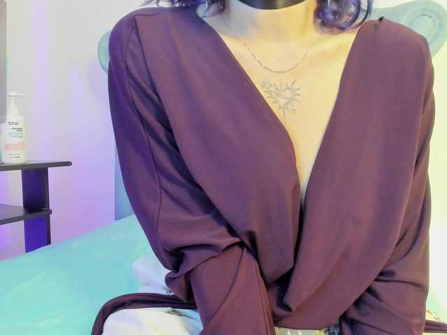 AlexaFoxy18's BongaCams show and profile