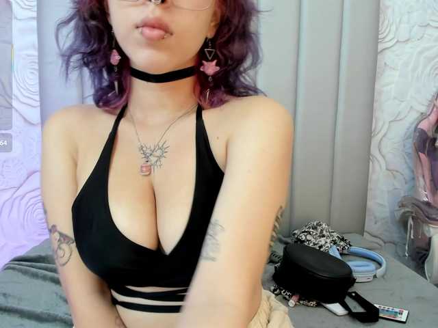 AlexaFoxy18's BongaCams show and profile