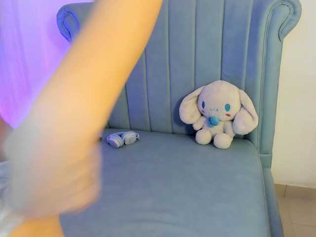 AlexaFoxy18's BongaCams show and profile