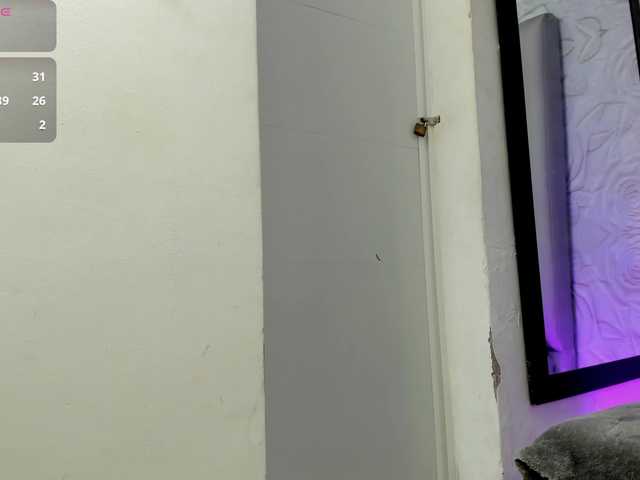 AlexaFoxy18's BongaCams show and profile