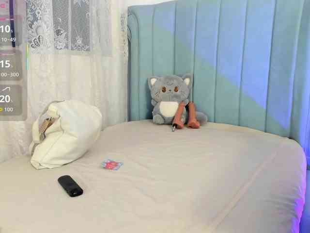 AlexaFoxy18 AlexaFoxy18