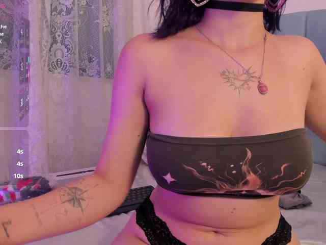 AlexaFoxy18 AlexaFoxy18