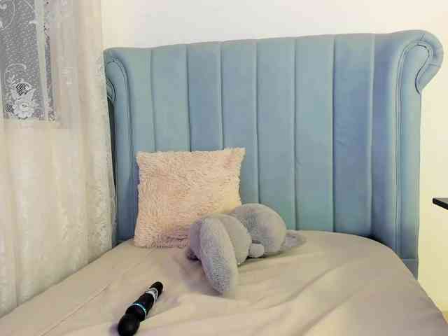 AlexaFoxy18 AlexaFoxy18