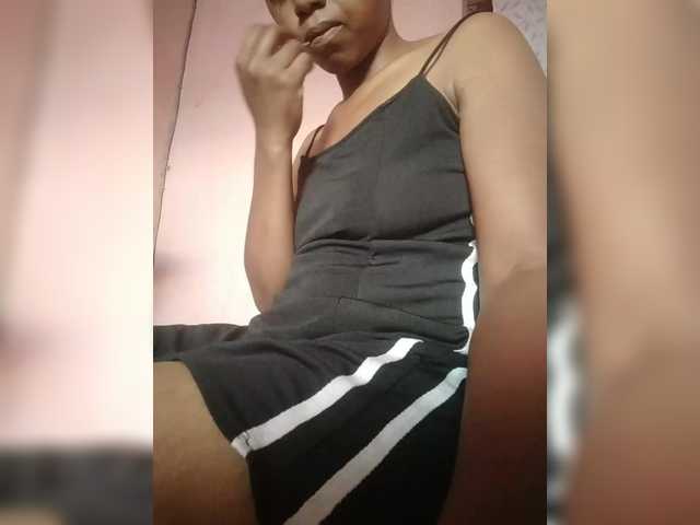 Clarravikuna's BongaCams show and profile