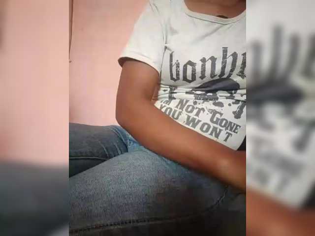 Clarravikuna's BongaCams show and profile